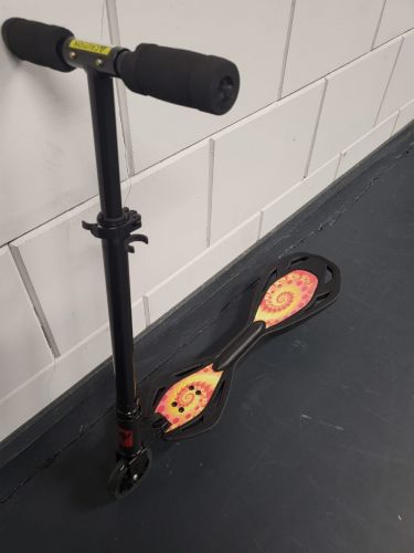 Wave Scooter Twisty rood met geel